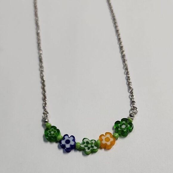 Paparazzi Bouquet We Go Floral Silver Necklace with Multicolor Accents In Green - Picture 1 of 5